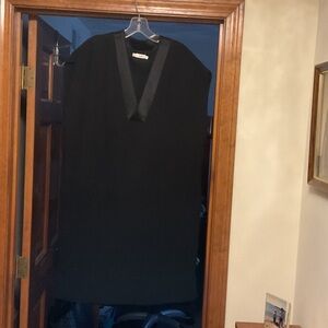 Vince Elegant Black crepe float style dress